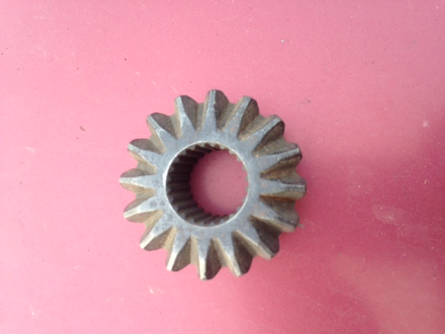 Pinion Gear ( Used )16 T Front Drive F Models (See Description )