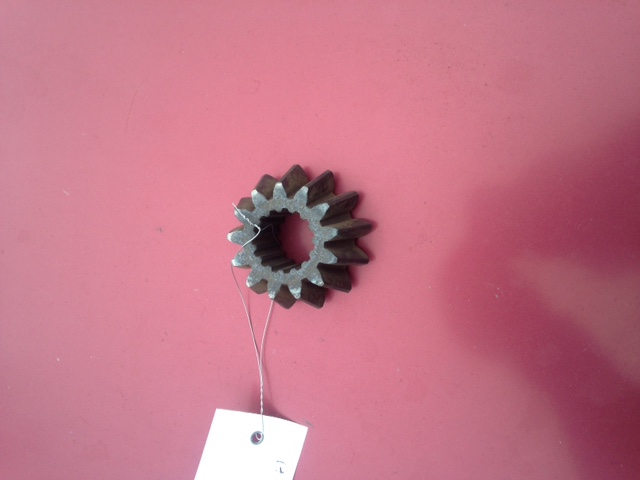 Spindle Gear ( Lower )( Used ) F & FX20,22,24,235,255,265 4WD