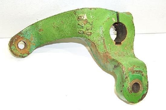 Left Hand Steering Arm JD750 2WD ( Used )